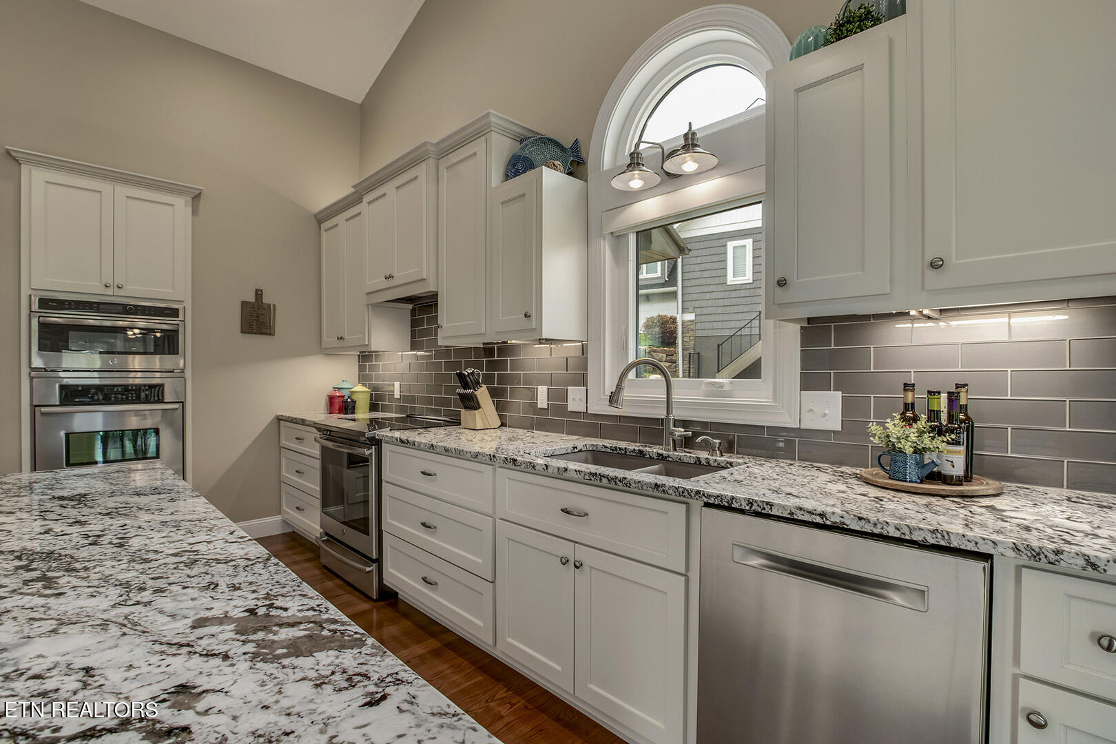 113 Shawnee Point Loudon, TN 37774 - Photo 12 of 48 14_113 Shawnee Point_Kitchen02