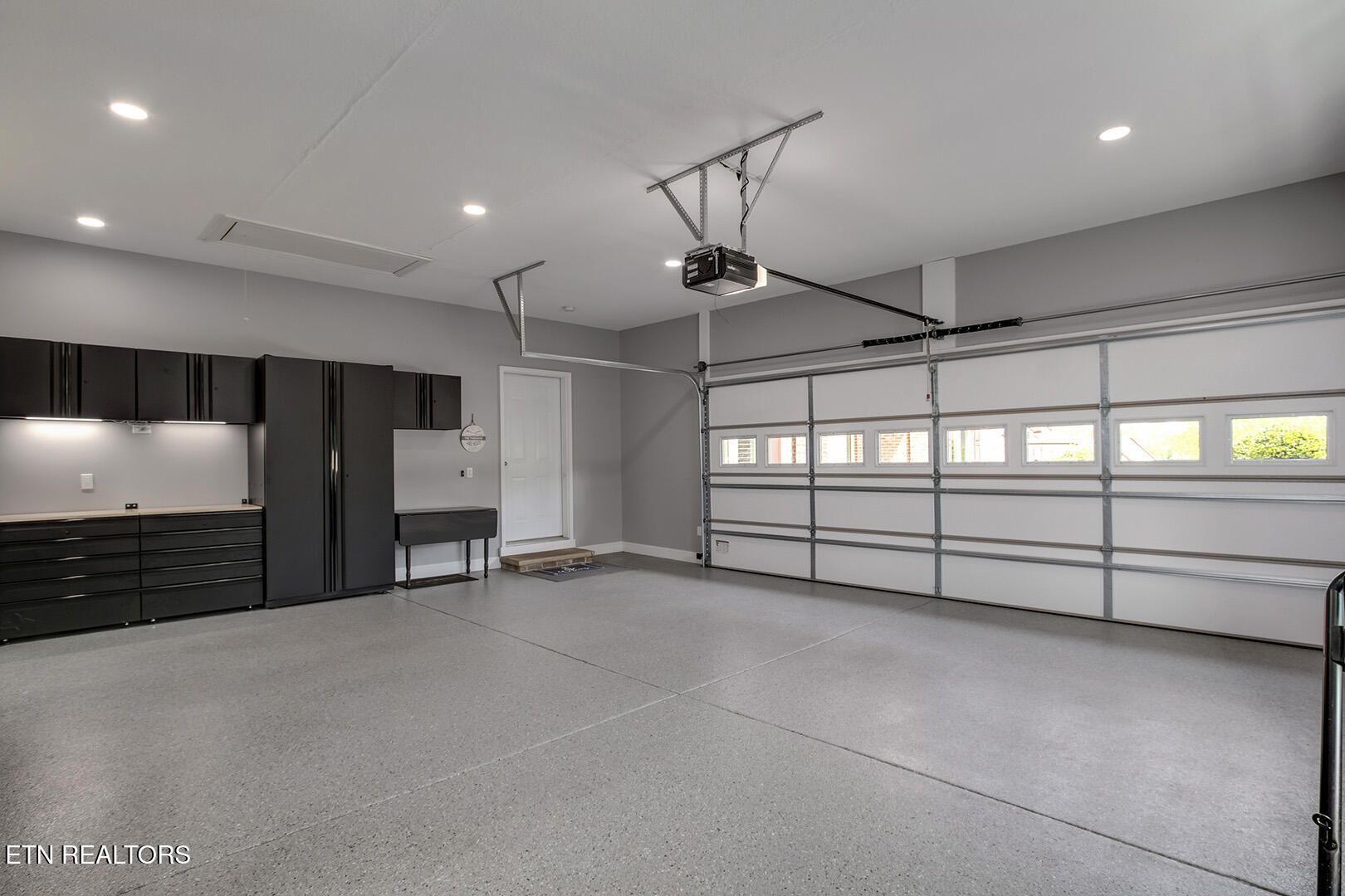 113 Shawnee Point Loudon, TN 37774 - Photo 20 of 48 23_113 Shawnee Point_Garage