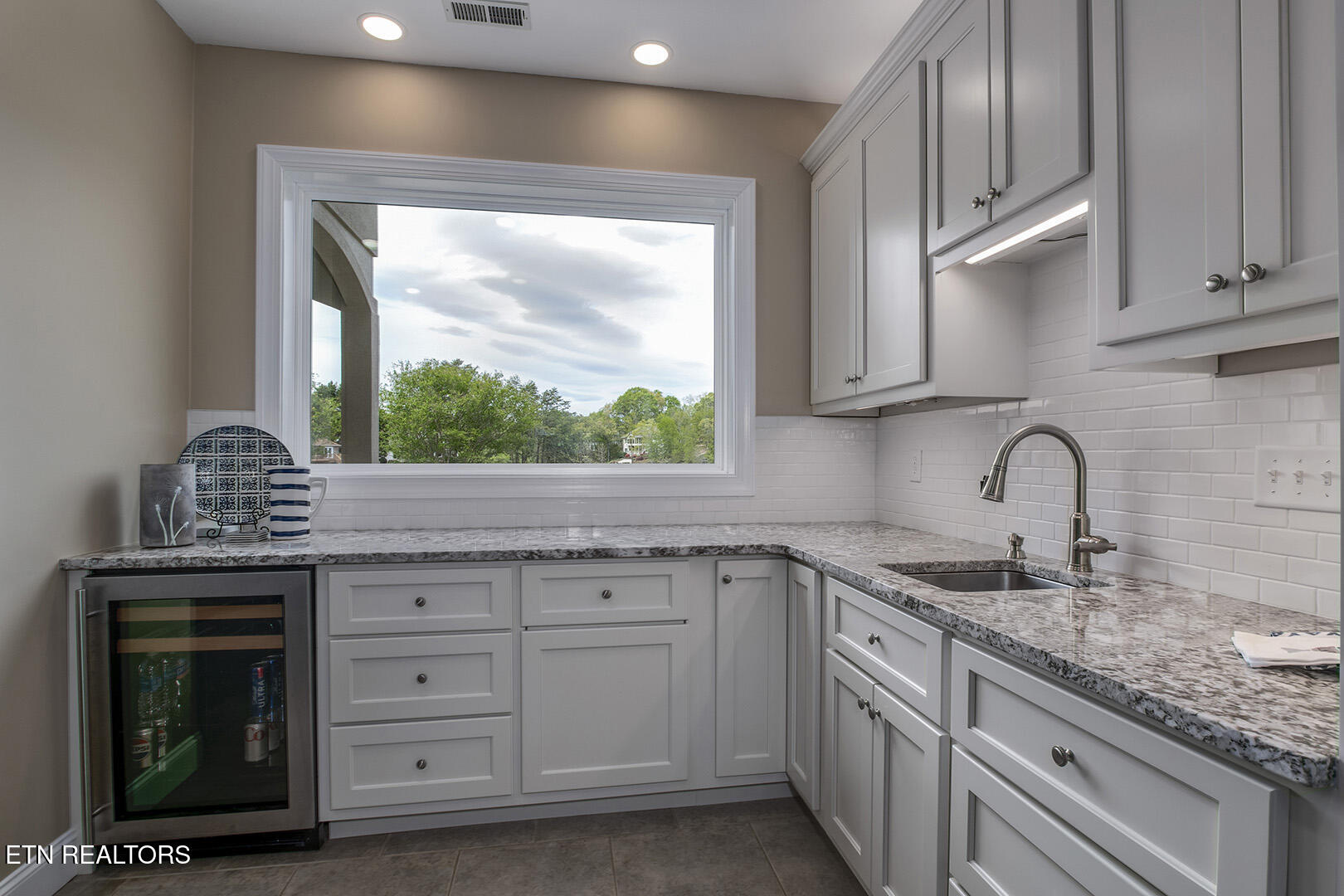 113 Shawnee Point Loudon, TN 37774 - Photo 28 of 48 35_113 Shawnee Point_Kitchenette02