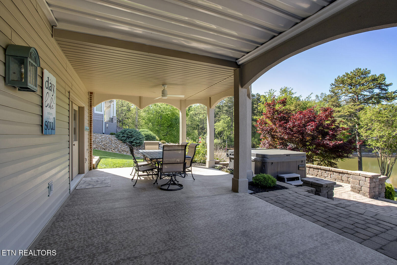 113 Shawnee Point Loudon, TN 37774 - Photo 38 of 48 46_113 Shawnee Point_CoveredPaito01