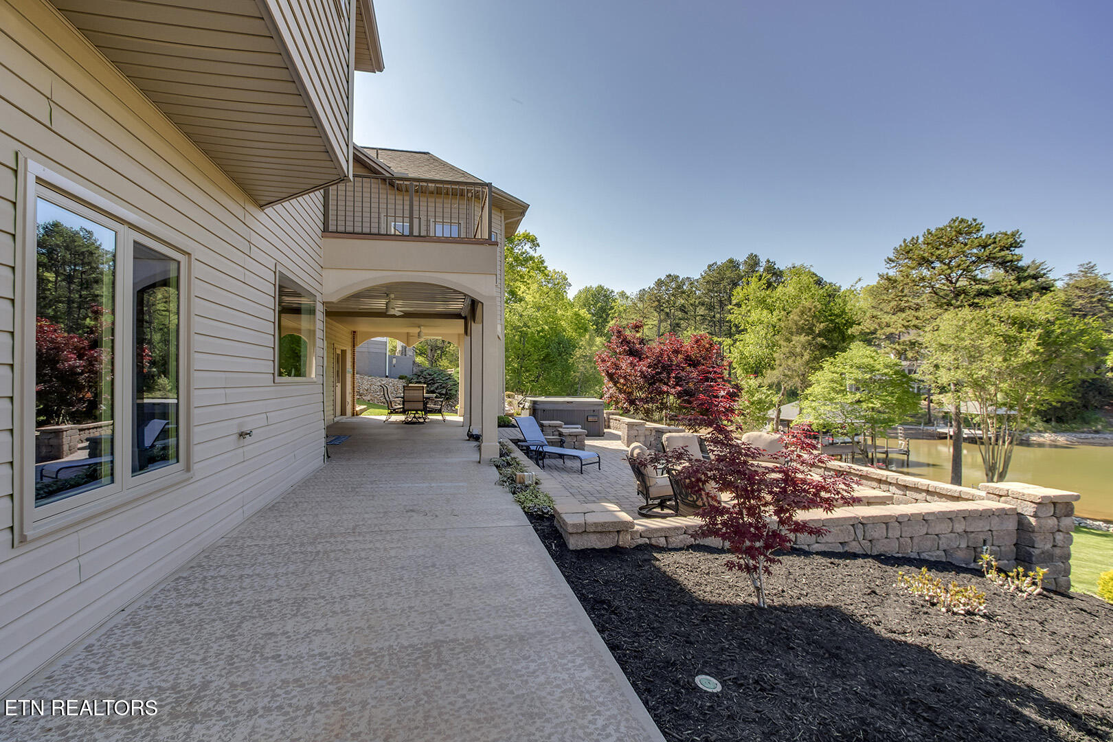 113 Shawnee Point Loudon, TN 37774 - Photo 39 of 48 48_113 Shawnee Point_UpperOpenPatio