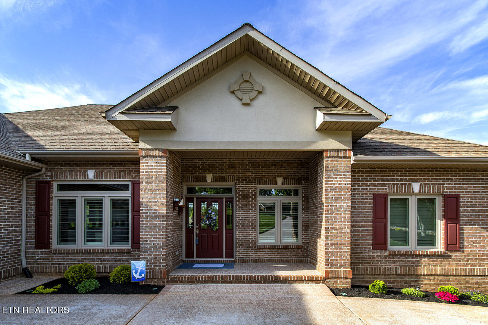 113 Shawnee Point Loudon, TN 37774 - Photo 6 of 48 04_113 Shawnee Point_FrontEntry