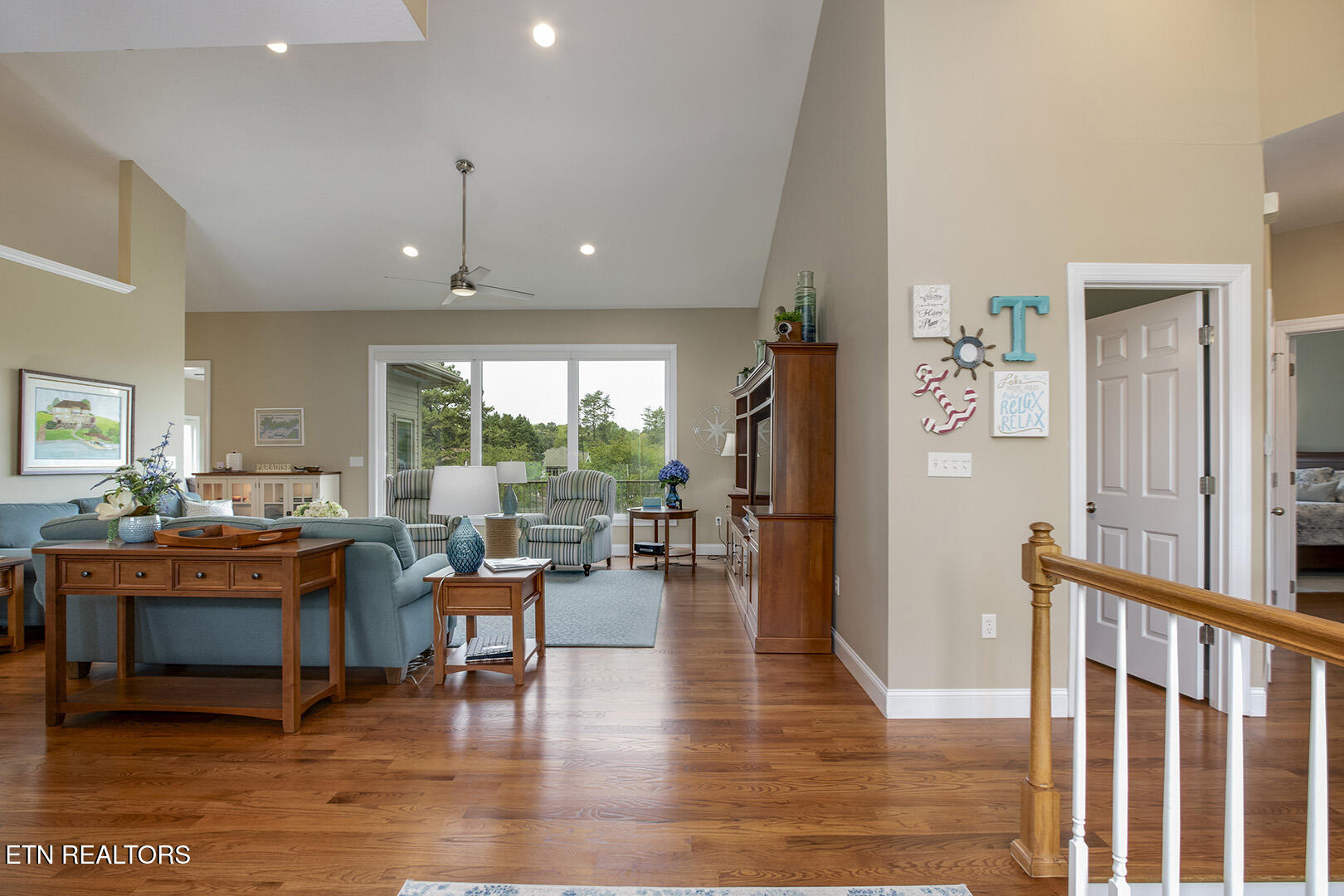 113 Shawnee Point Loudon, TN 37774 - Photo 7 of 48 05_113 Shawnee Point_EntryView