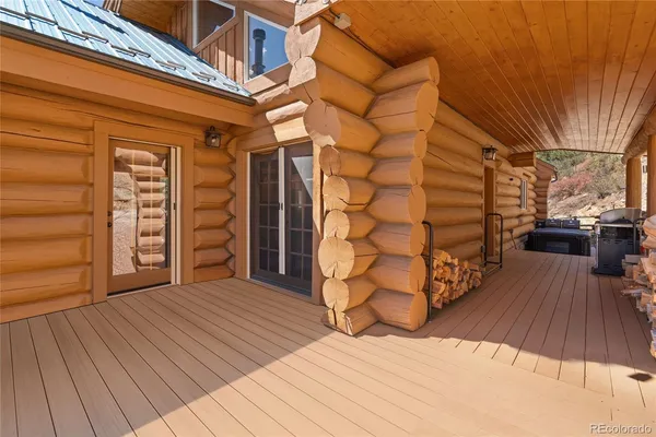 a view of a backyard of the house