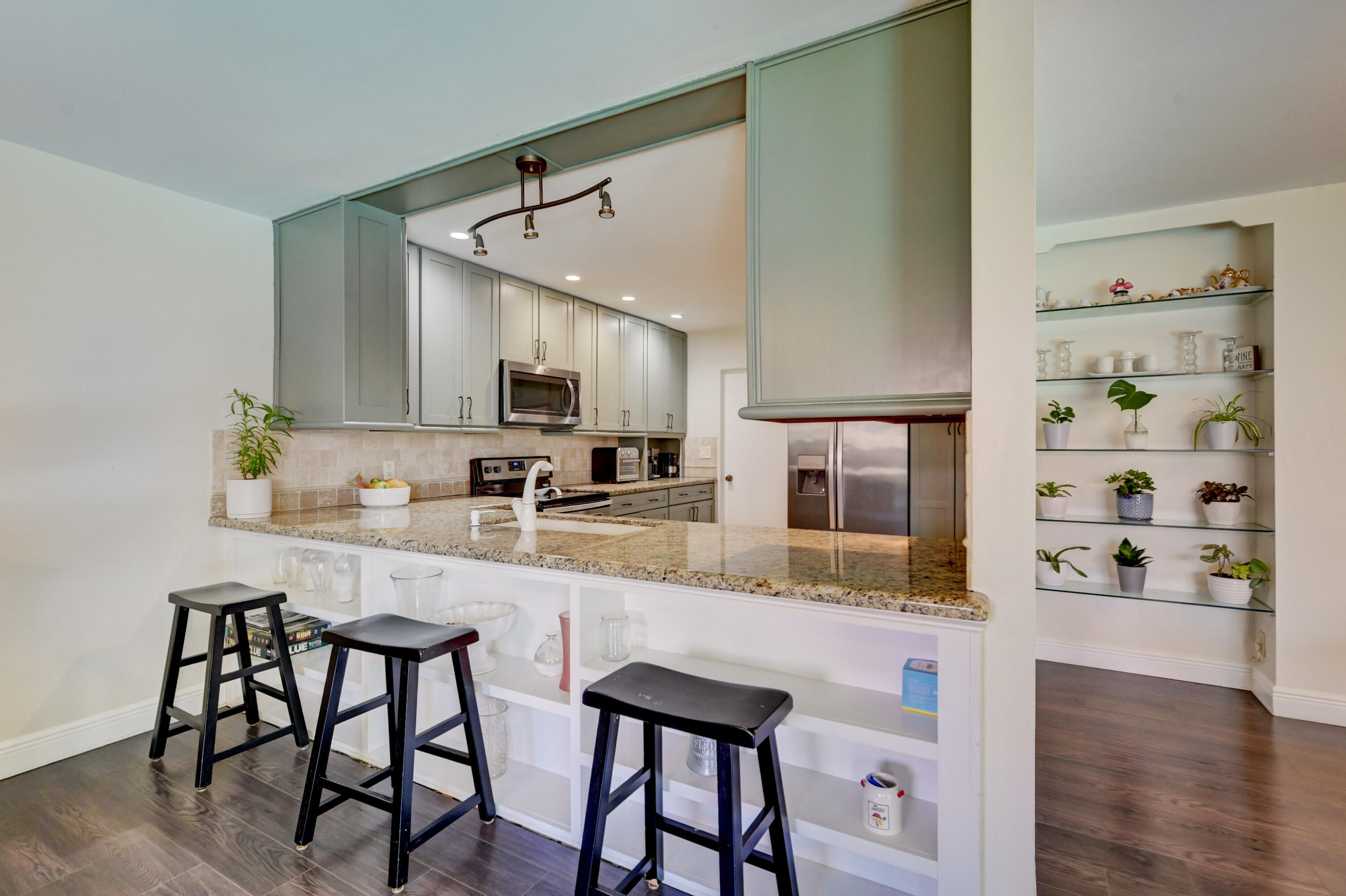 6833 Bianchini Circle Boca Raton, FL 33433 - Photo 12 of 38 KITCHEN