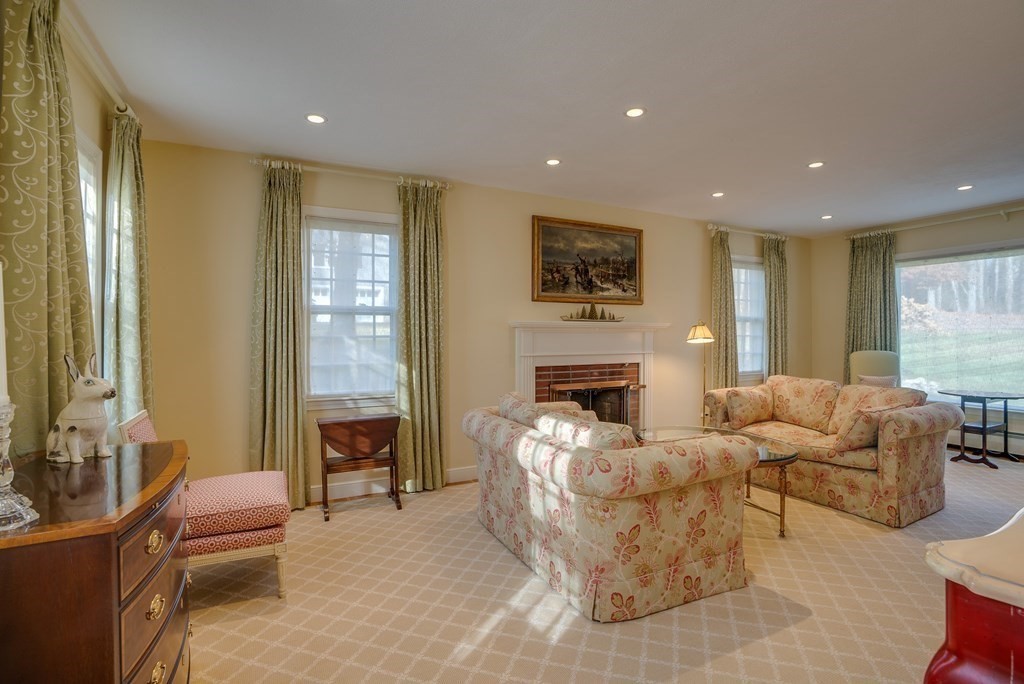 33 Gould Road Bedford, MA 01730 - Photo 17 of 39 Gallery Image 17