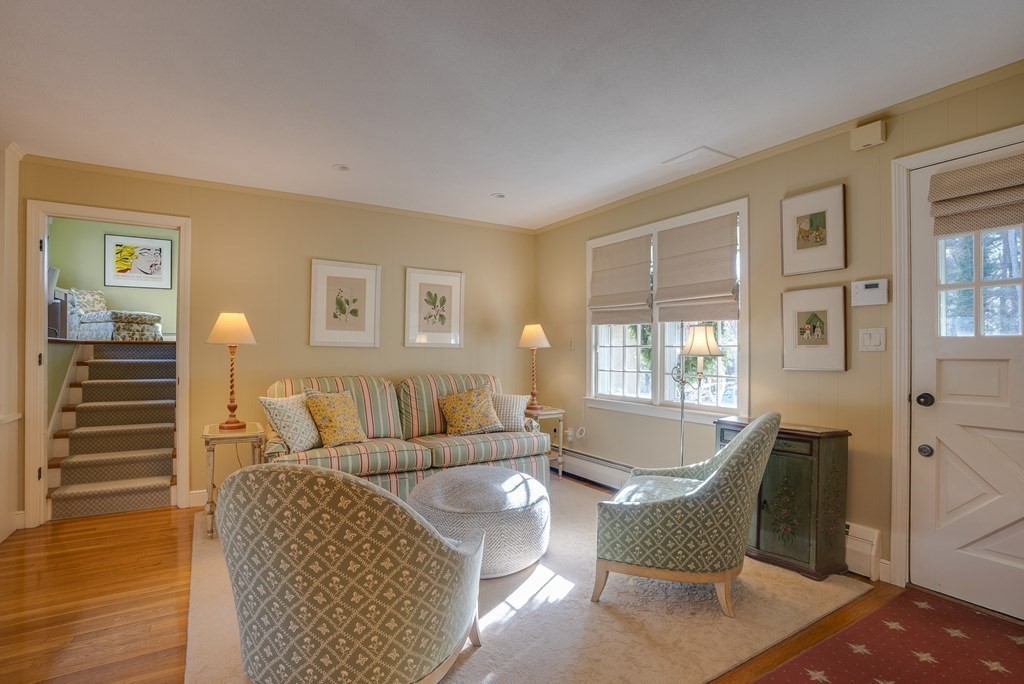 33 Gould Road Bedford, MA 01730 - Photo 10 of 39 Gallery Image 10