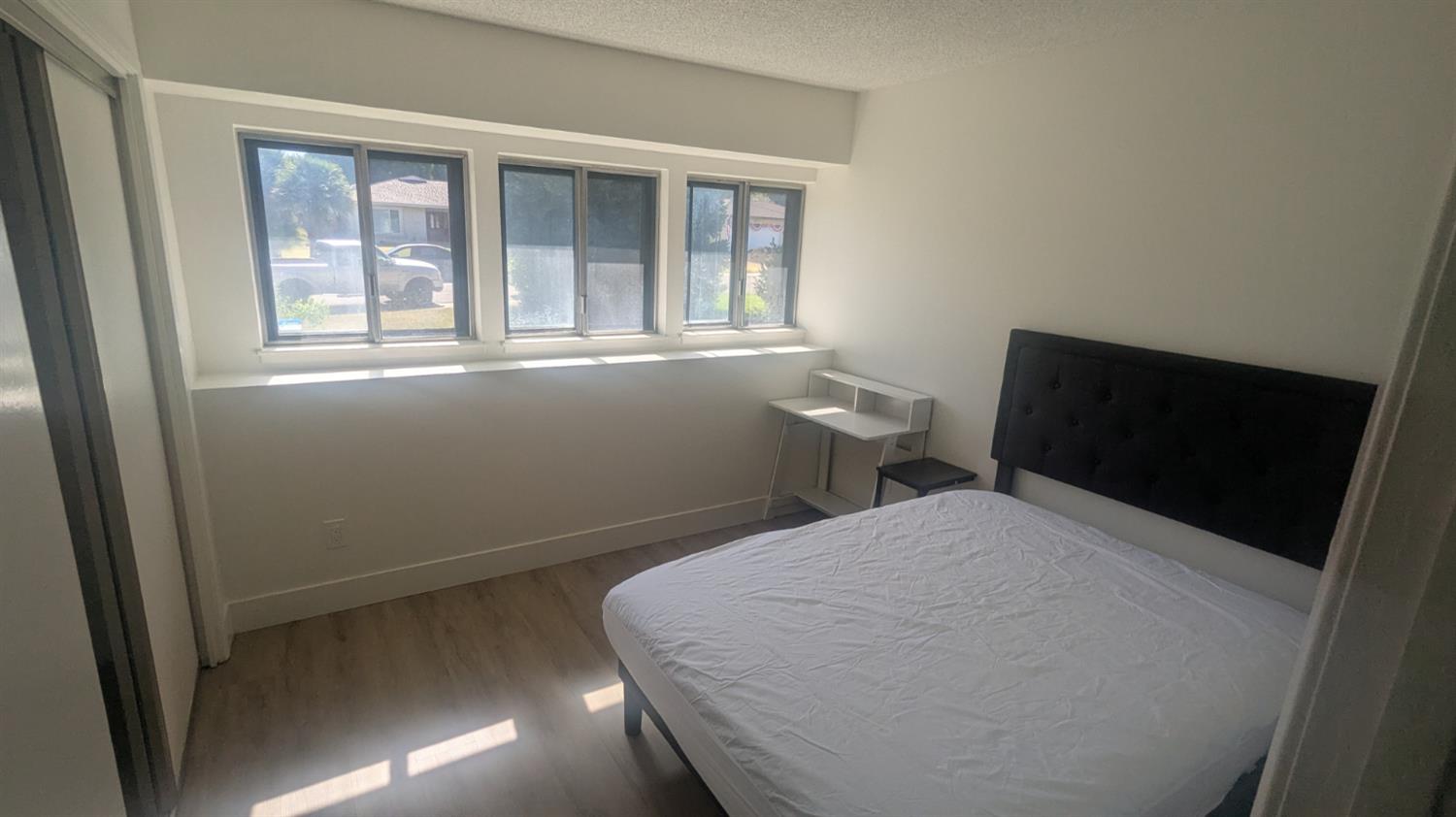 6851 Albury Street Citrus Heights, CA 95621 - Photo 6 of 22 a bedroom with a bed and a window