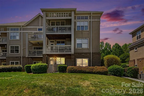$425,000 | 104 Pier 33 Drive, Unit 301, Mooresville, NC 28117