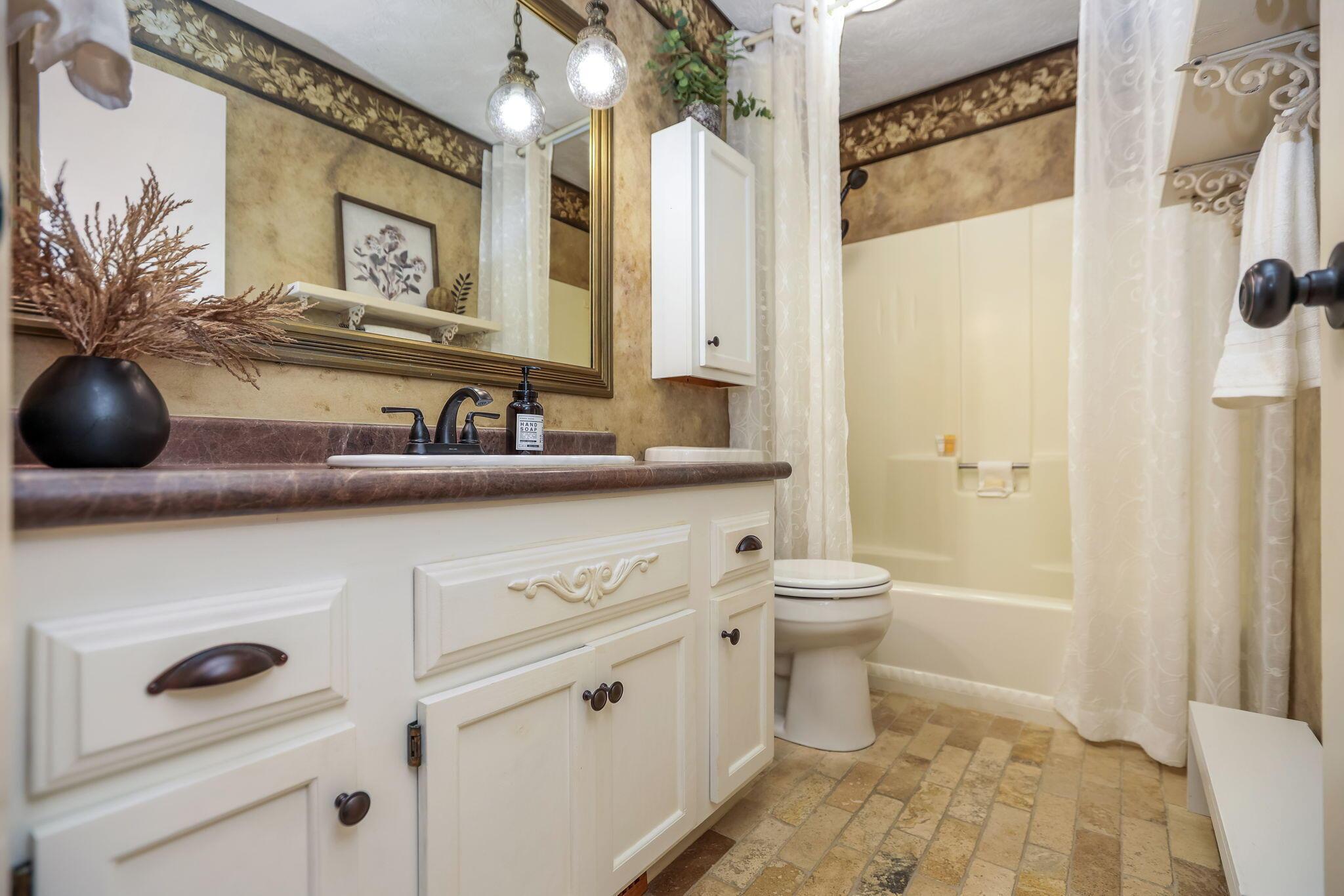5038 Deeds Road Southwest Granville, OH 43023 - Photo 20 of 44 Bathroom