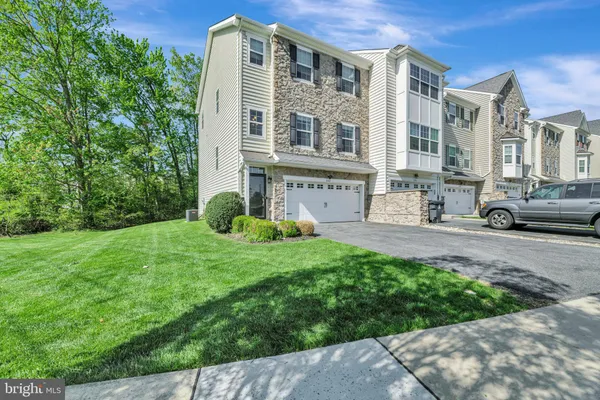 $2,500 | 502 Jacobsen Drive, Newark, DE 19702