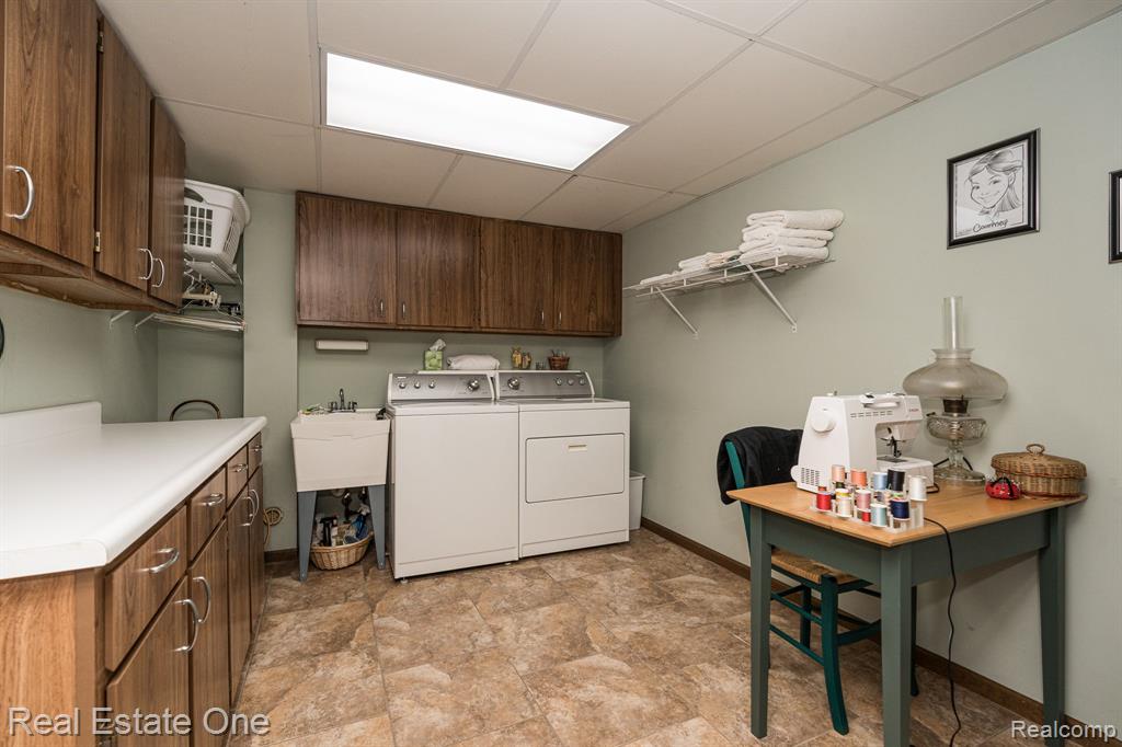 888 Green View Court Rochester Hills, MI 48307 - Photo 23 of 29