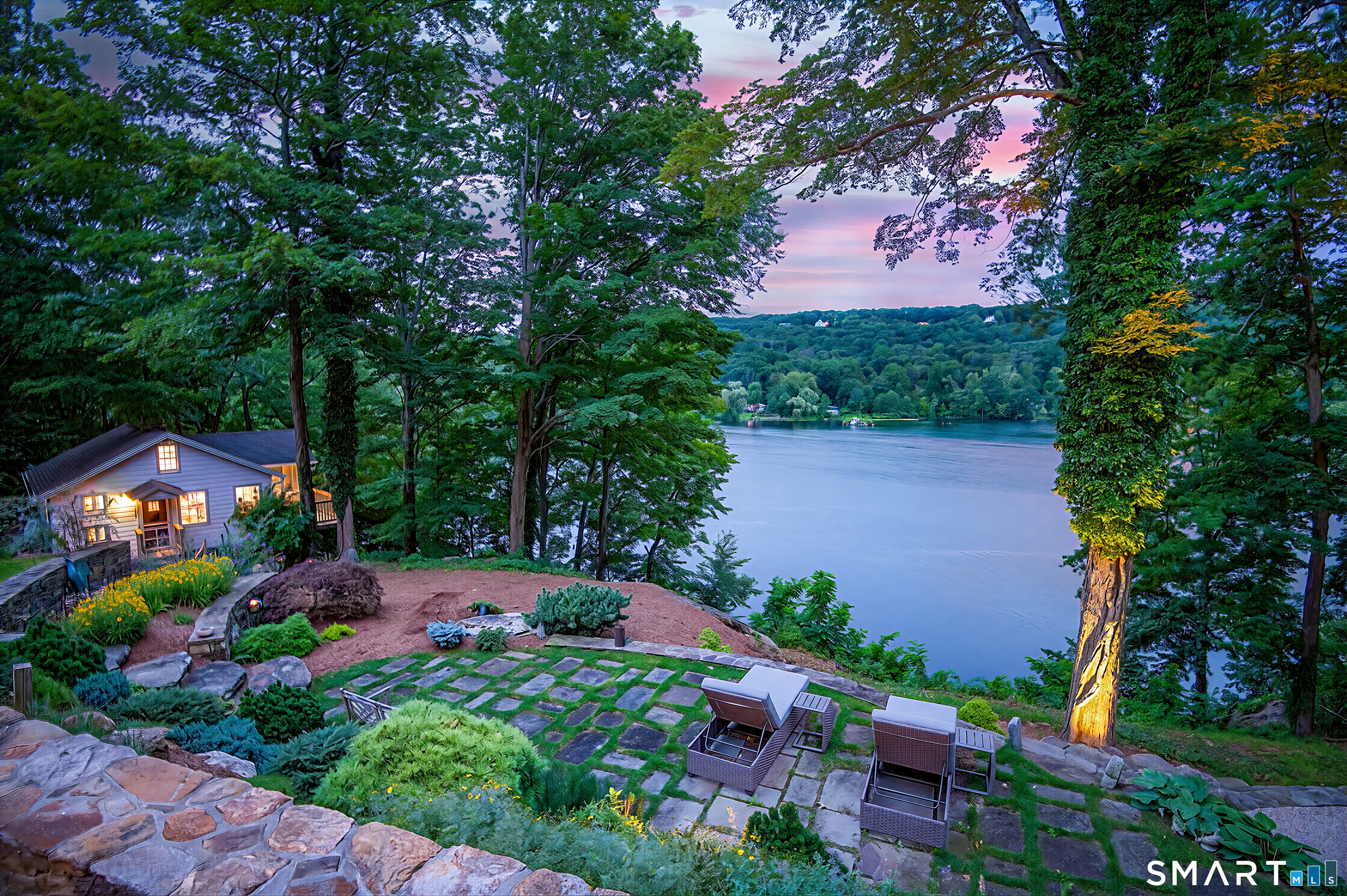 25 Pond Road Ridgefield, CT 06877 - Photo 2 of 40