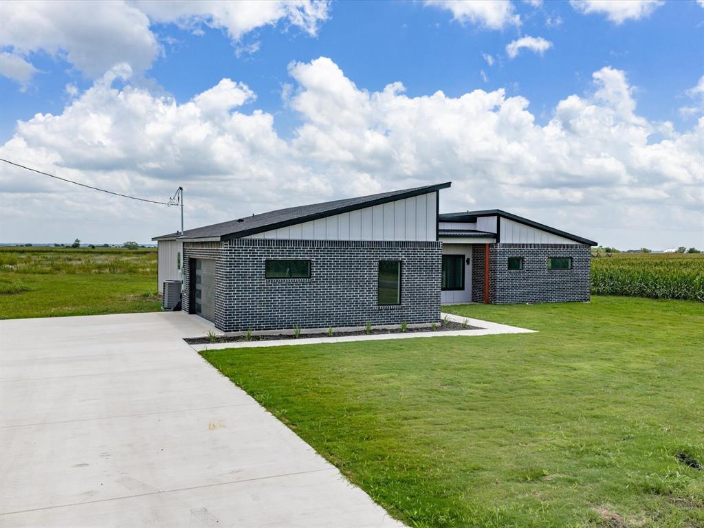 2091 Goodwyn Road Italy, TX 76651 - Photo 5 of 36
