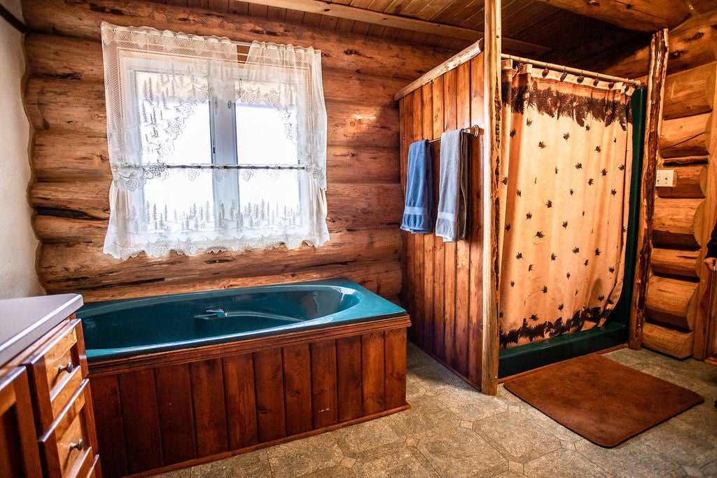 3358 Strandskov Road Lincoln, MT 59639 - Photo 17 of 80 Bathroom #1- Master