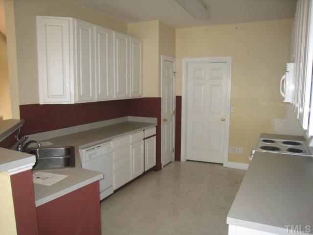 3214 Sedgefield Pines Lane Raleigh, NC 27604 - Photo 5 of 6 Kitchen