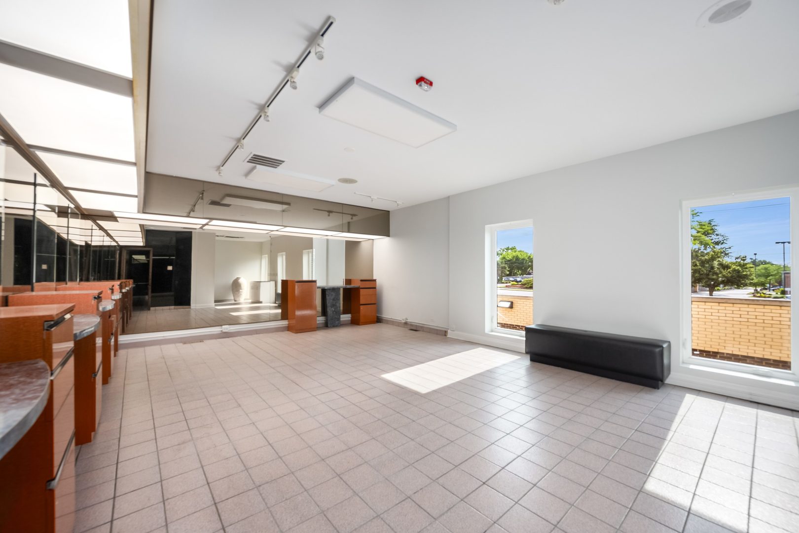 281 Waukegan Road Northfield, IL 60093 - Photo 15 of 31 Gallery Image 15