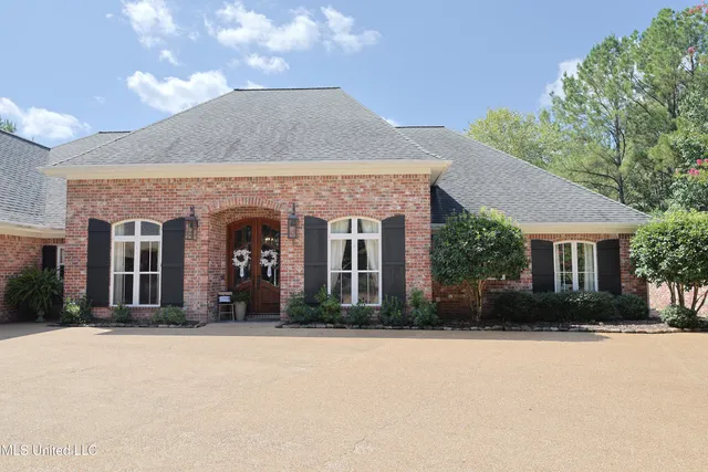 $649,000 | 68 Southbrook Lane, Brookhaven, MS 39601