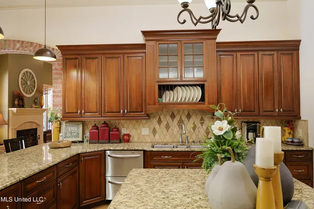 $649,000 | 68 Southbrook Lane, Brookhaven, MS 39601