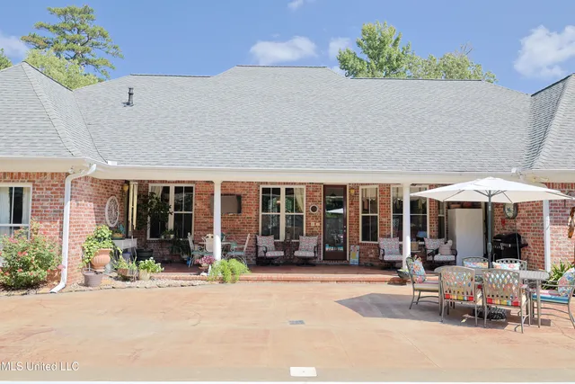 $649,000 | 68 Southbrook Lane, Brookhaven, MS 39601