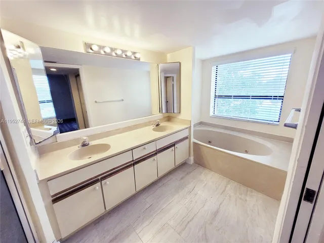 $3,600 | 8351 South Coral Circle, North Lauderdale, FL 33068