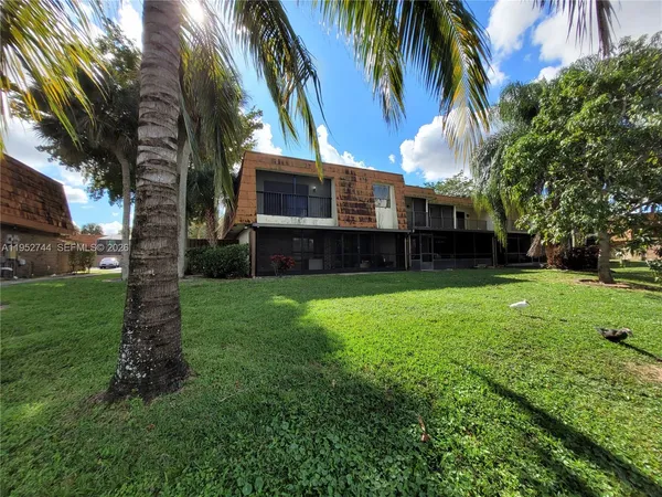 $3,600 | 8351 South Coral Circle, North Lauderdale, FL 33068