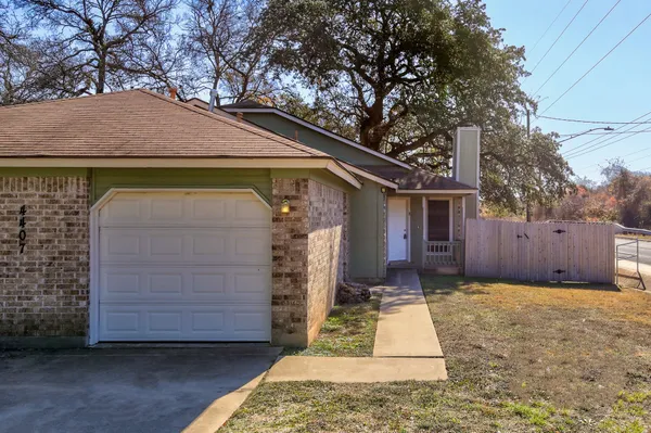a front view of house with yard