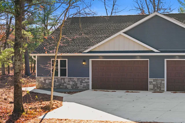 $635,000 | W6513 Woodhaven Circle, Wautoma, WI 54982