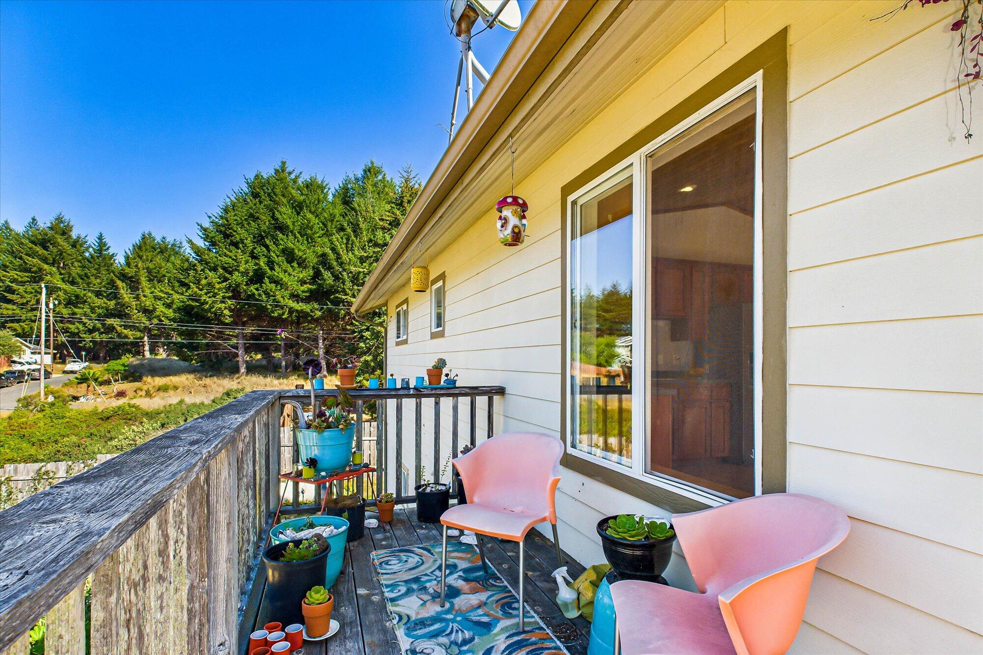 199 Spring Road Whitethorn, CA 95589 - Photo 16 of 37