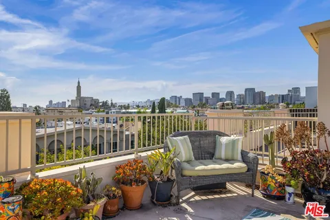 $1,399,000 | 1838 Westholme Avenue, Unit PH3, Los Angeles, CA 90025
