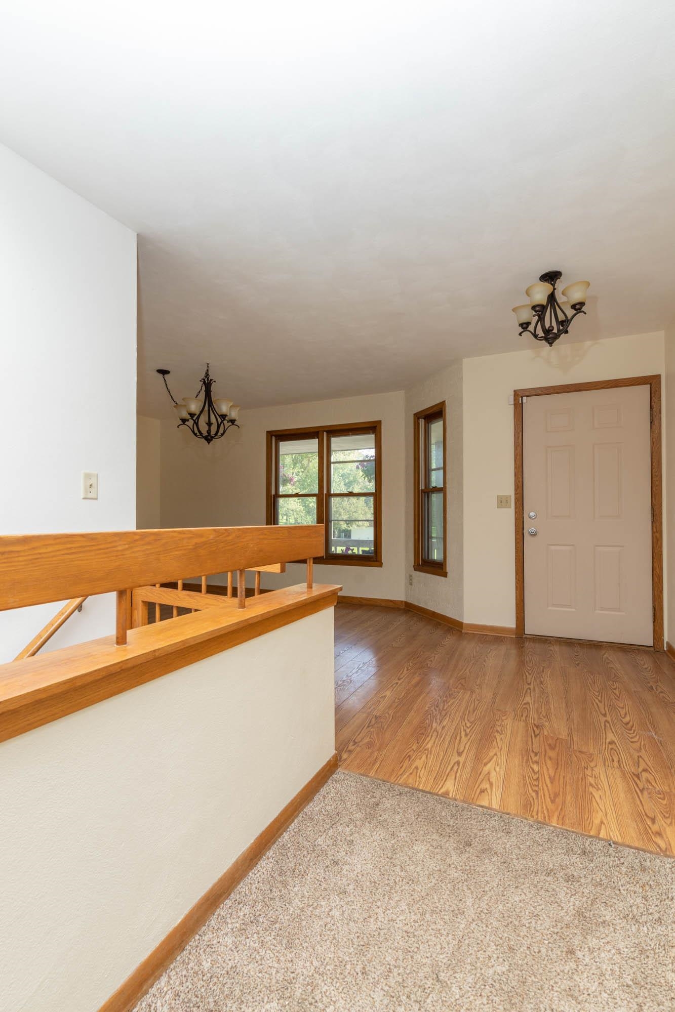 1785 South Trainer Road Rockford, IL 61108 - Photo 4 of 29 Gallery Image 4