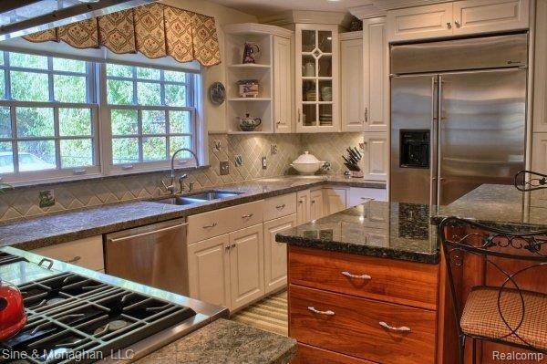 1051 Audubon Road Grosse Pointe, MI 48230 - Photo 7 of 25 Kitchen 2nd View.jpg