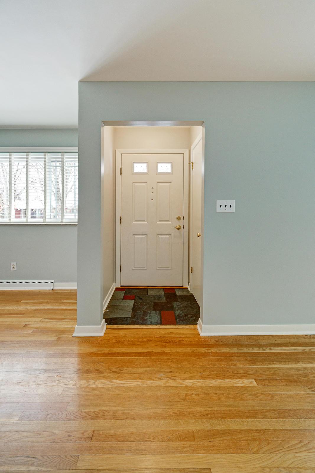3464 Leighton Road Columbus, OH 43221 - Photo 3 of 27 Gallery Image 3