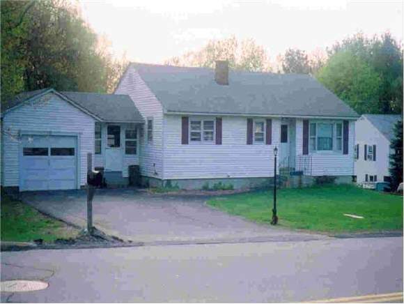938 Mammoth Road Manchester, NH 03104 - Photo 1 of 1