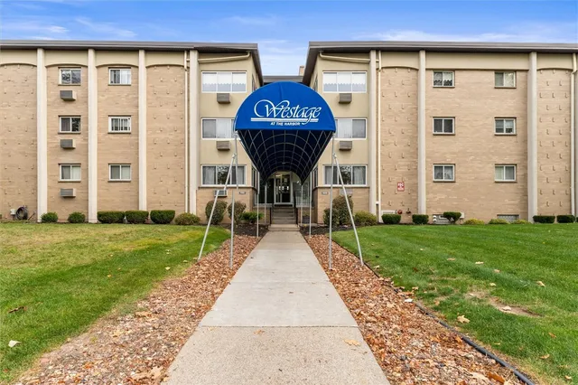 $134,900 | 701 Westage At The Harbor, Irondequoit, NY 14617