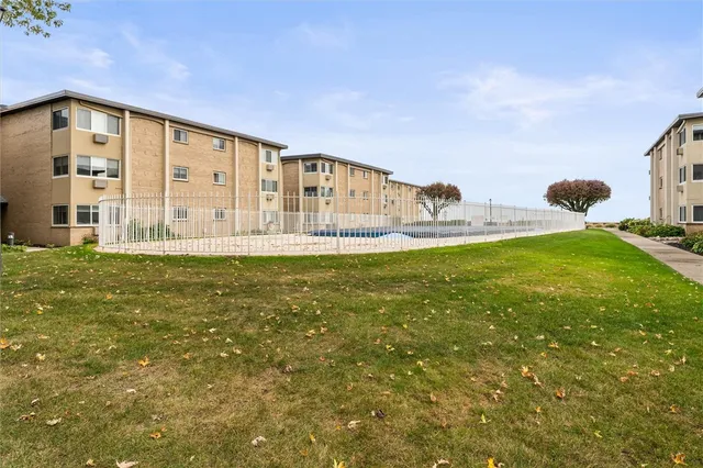 $134,900 | 701 Westage At The Harbor, Irondequoit, NY 14617