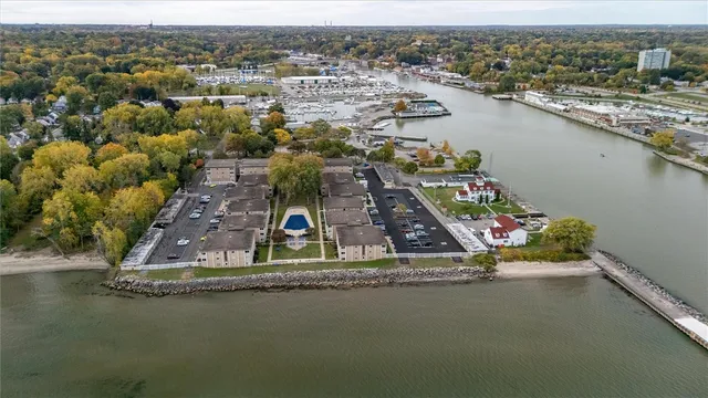 $134,900 | 701 Westage At The Harbor, Irondequoit, NY 14617