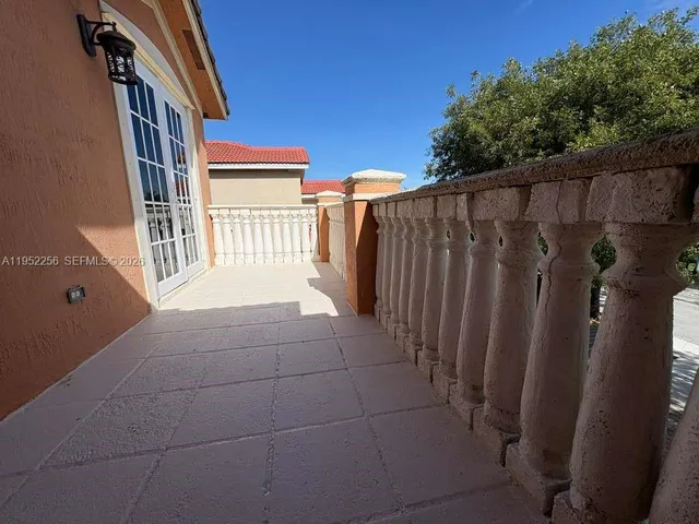 $920,000 | 5902 Southwest 166th Court, Miami, FL 33193