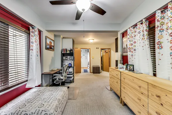 $3,400 | 4915 West Gunnison Street, Unit D, Chicago, IL 60630