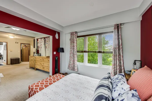 $3,400 | 4915 West Gunnison Street, Unit D, Chicago, IL 60630