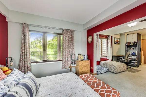 $3,400 | 4915 West Gunnison Street, Unit D, Chicago, IL 60630