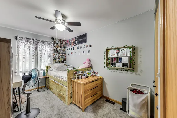 $3,400 | 4915 West Gunnison Street, Unit D, Chicago, IL 60630