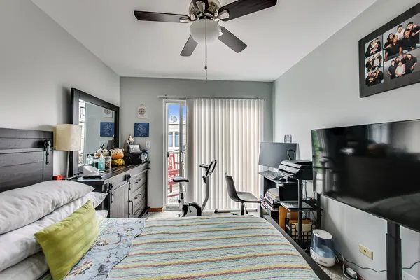 $3,400 | 4915 West Gunnison Street, Unit D, Chicago, IL 60630