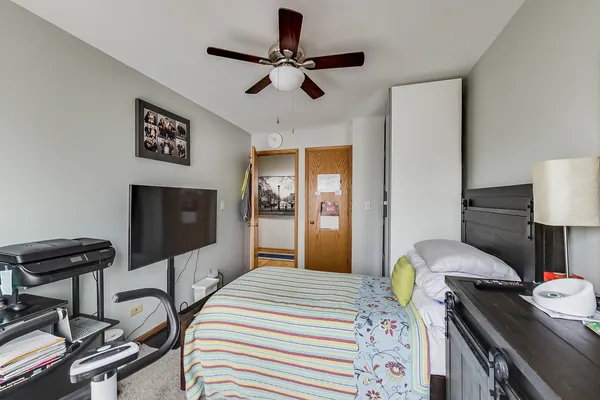 $3,400 | 4915 West Gunnison Street, Unit D, Chicago, IL 60630