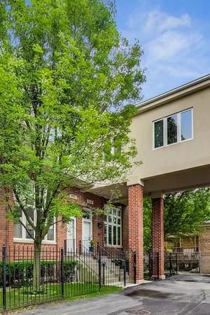 $3,400 | 4915 West Gunnison Street, Unit D, Chicago, IL 60630