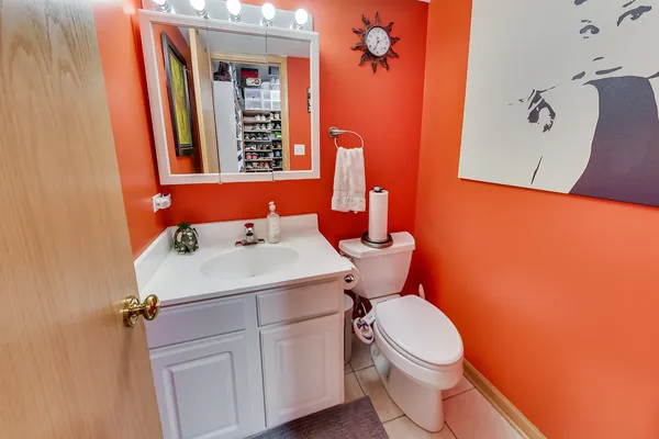 $3,400 | 4915 West Gunnison Street, Unit D, Chicago, IL 60630