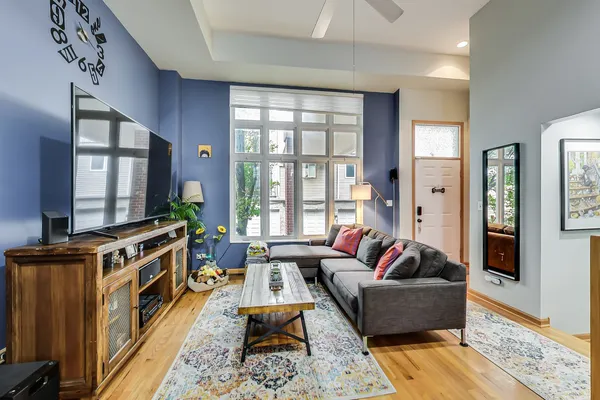 $3,400 | 4915 West Gunnison Street, Unit D, Chicago, IL 60630