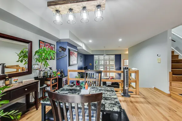 $3,400 | 4915 West Gunnison Street, Unit D, Chicago, IL 60630