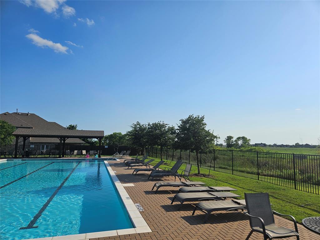 808 Goose Court Forney, TX 75126 - Photo 38 of 39 a garden view with a seating space