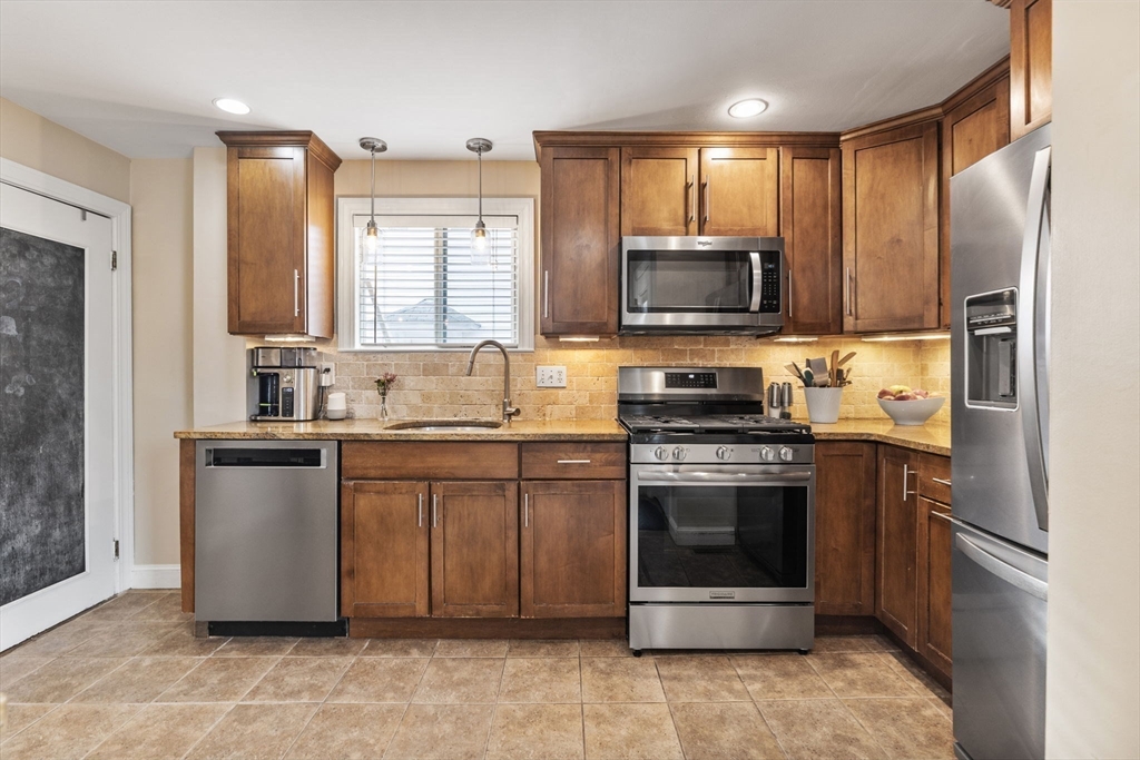 16 Beechwood Road Braintree, MA 02184 - Photo 4 of 28